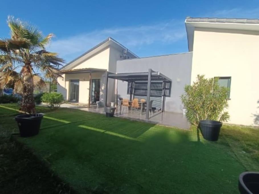 Des Rives Du Tarn Avec Jacuzzi Holiday home Montans